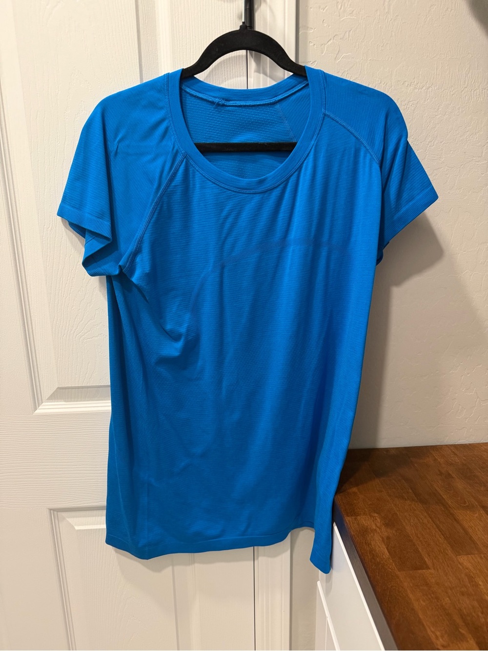 Lululemon Women's Performance Short-Sleeve Tee - Bright Blue
